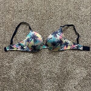 PINK Victoria’s Secret push up bra